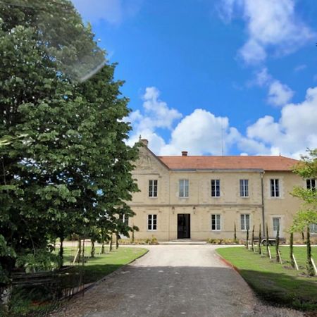 Château Bernon Acomodação com café da manhã Queyrac Exterior foto